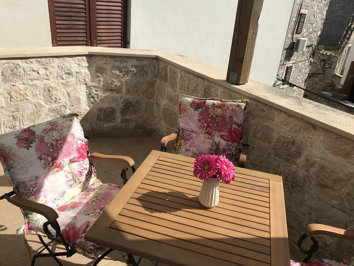 Apartman Toni Tribalj Esterno foto